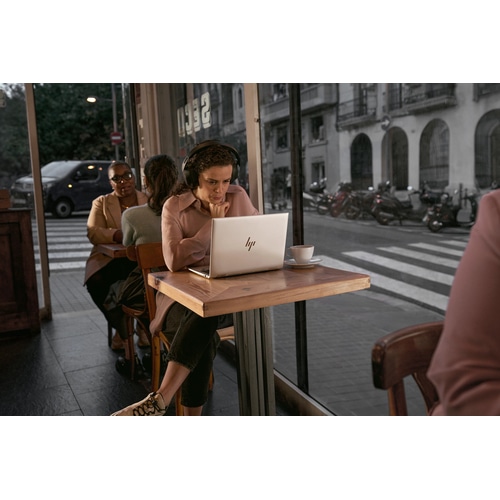 HP EliteBook 6 G1i 13 inch Notebook AI PC Wolf Pro Security Edition Intel Core Ultra 7 Laptop 33.8 cm (13.3) WUXGA 32 GB DDR5-SDRAM 512 GB SSD Windows 11 Pro